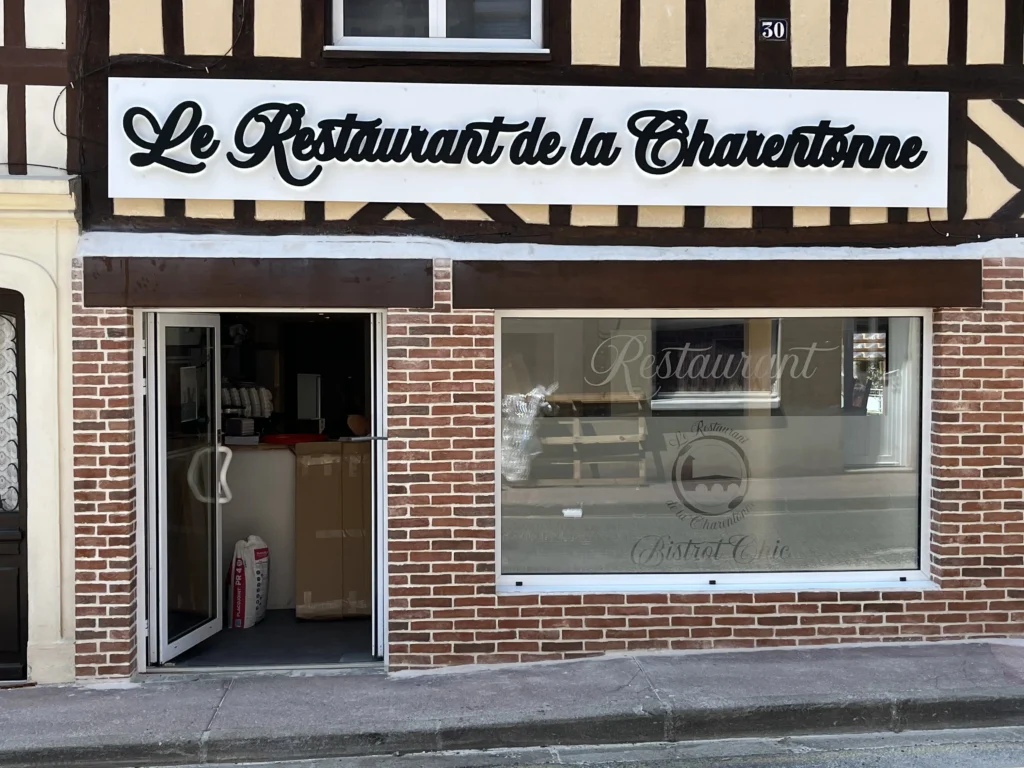 Enseigne lumineuse de restaurant