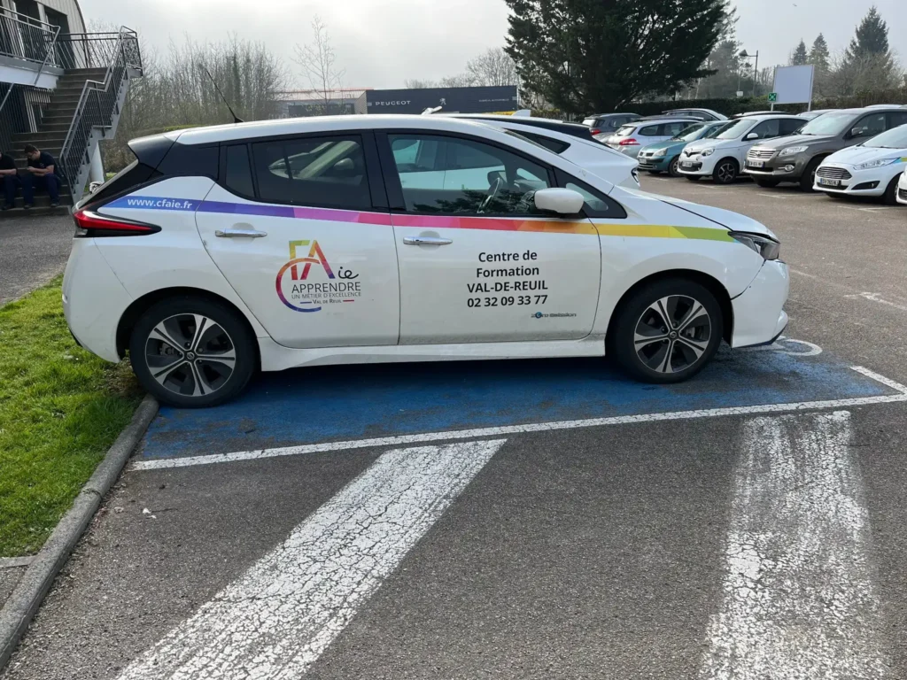 Flocage véhicule centre de formation