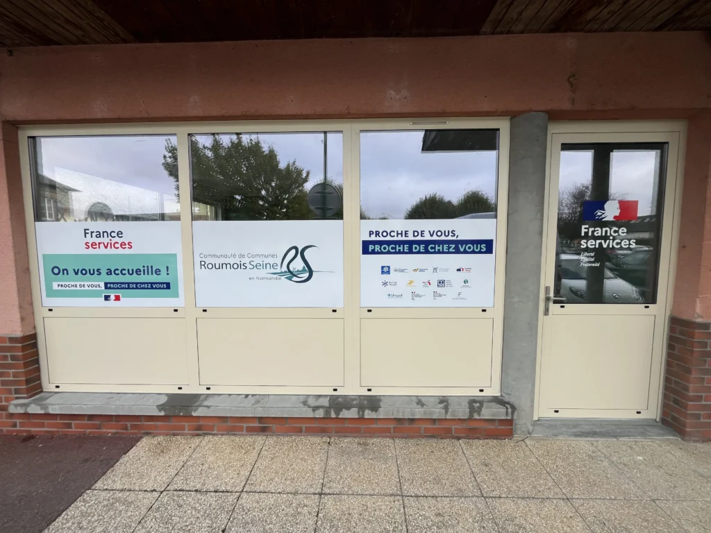 Communication institutionnelle sur vitrine